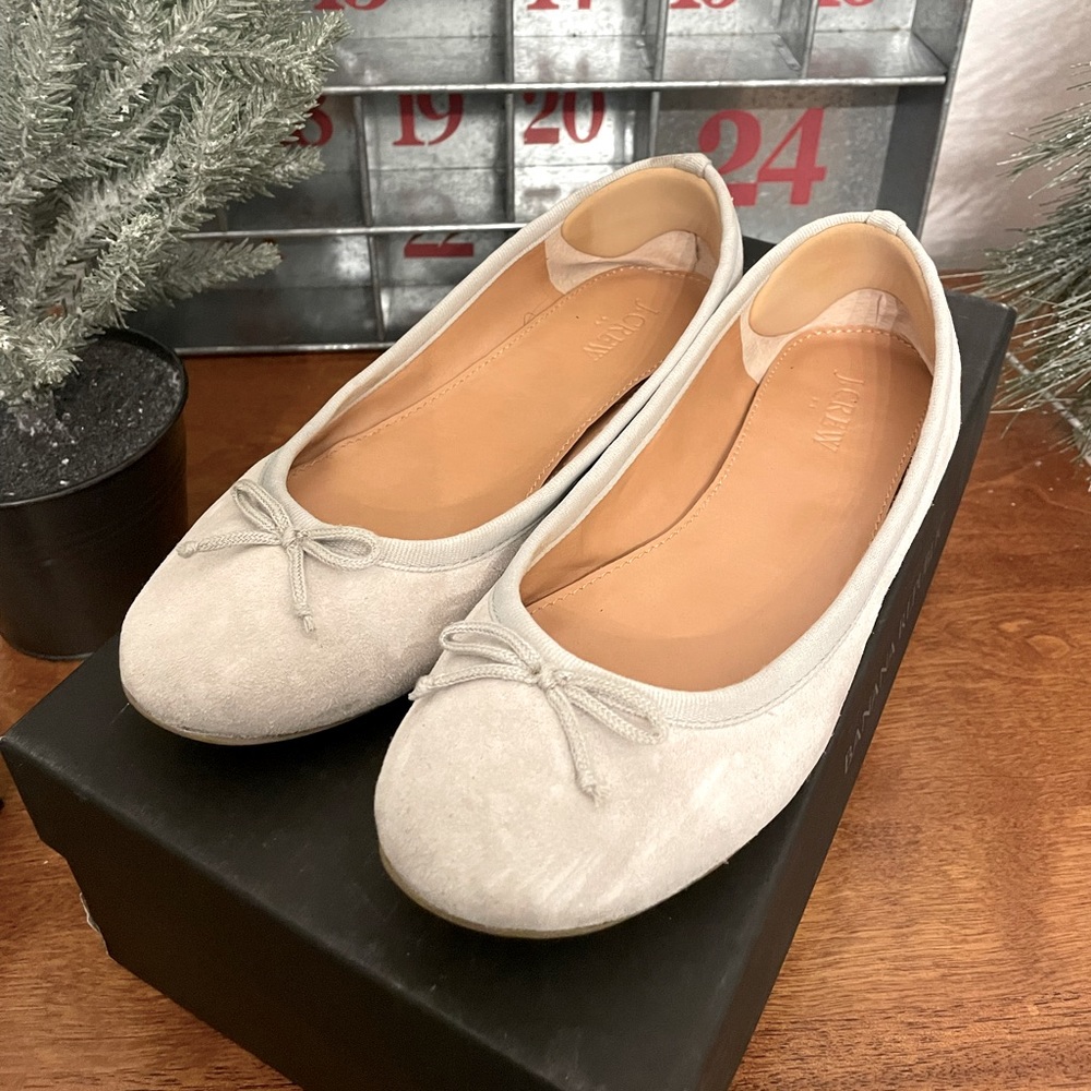 JCREW Size 7 Ballet Flats in Leather Gray - 90% Condition